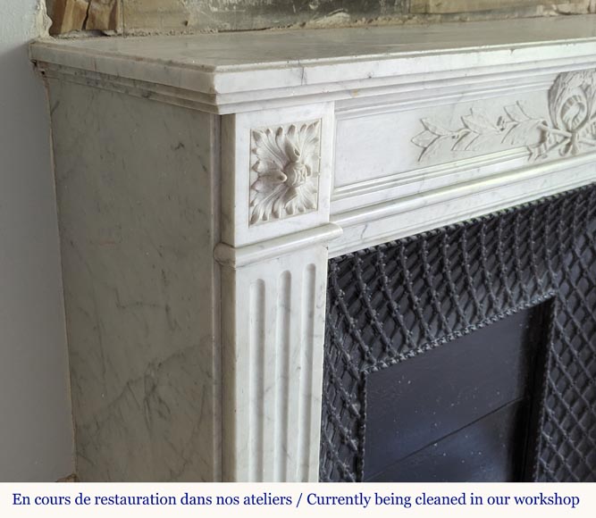 Louis XVI style Carrara marble mantel decorated with a laurel wreath-3