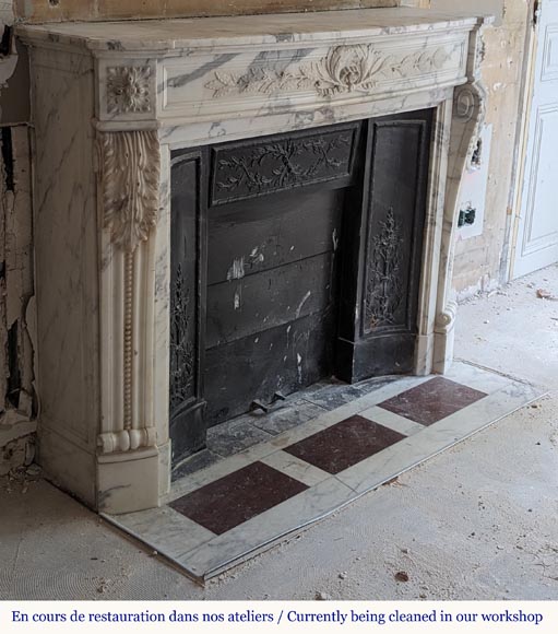 Curved Louis XVI style mantel in Arabescato marble decorated with a laurel wreath-3