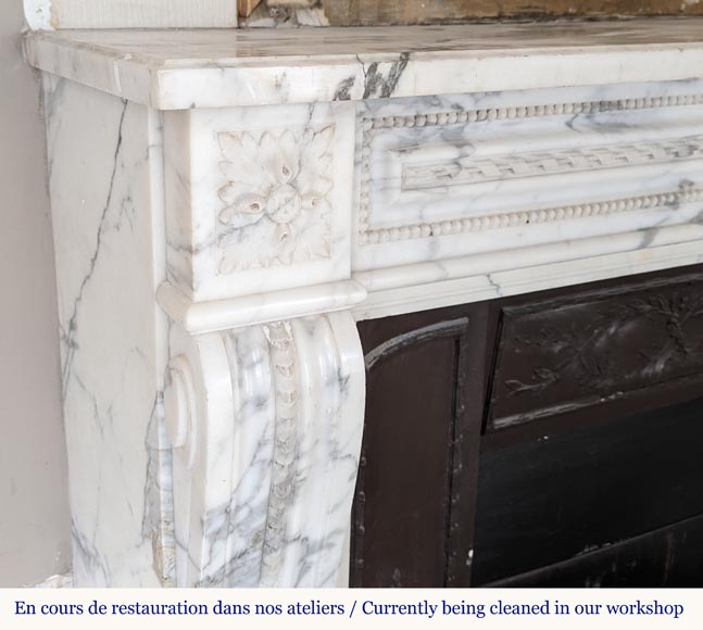 Louis XVI style mantel in Arabescato marble decorated with a frieze of pearls-3