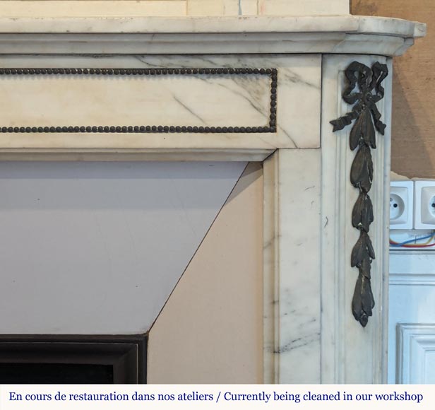 Louis XVI style mantel with rounded corners in statuary marble decorated in bronze-6