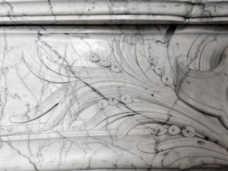 Large Regency-style mantel in veined Carrara marble-3