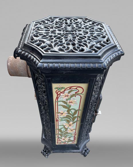 GODIN, Cast Iron Stove with Art Nouveau Floral Decor, 19th-20th Century-1