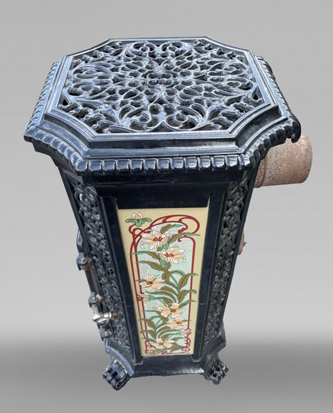 GODIN, Cast Iron Stove with Art Nouveau Floral Decor, 19th-20th Century-2