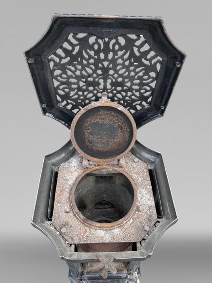 GODIN, Cast Iron Stove with Art Nouveau Floral Decor, 19th-20th Century-6