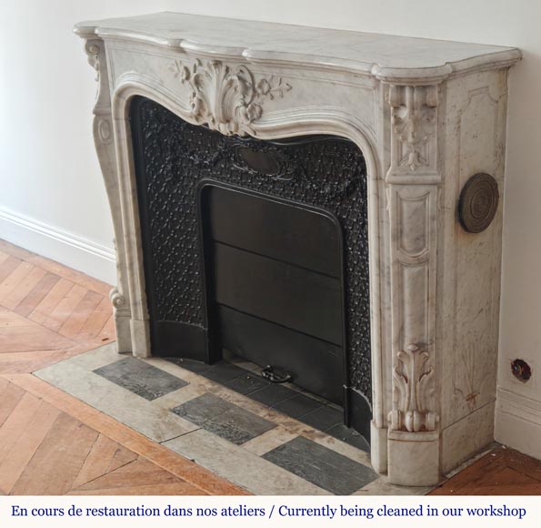 Louis XV style mantel in Carrara marble, adorned with a flowering palmette-7