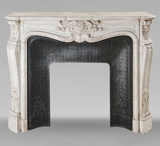 Louis XV style mantel in Carrara marble adorned with a finely carved palmette-0