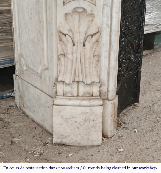 Louis XV style mantel in Carrara marble adorned with a finely carved palmette-8