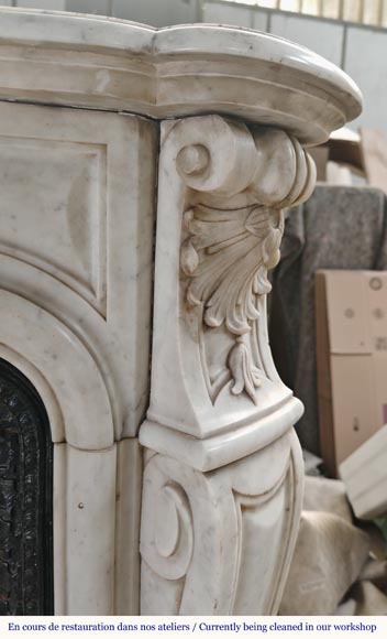 Louis XV style mantel in Carrara marble adorned with a finely carved palmette-11