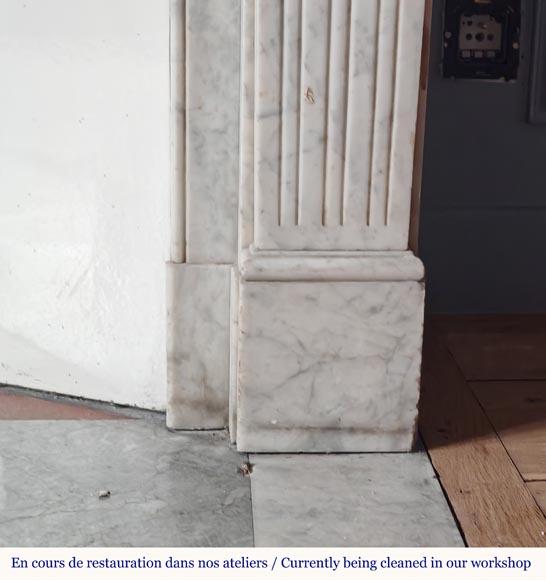 Louis XVI style molded mantel in veined Carrara marble-7