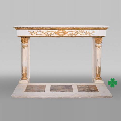 Very beautiful antique Louis XVI style fireplace in Arabescato marble with quiver-shaped columns, after the model from the Chateau of Fontainebleau