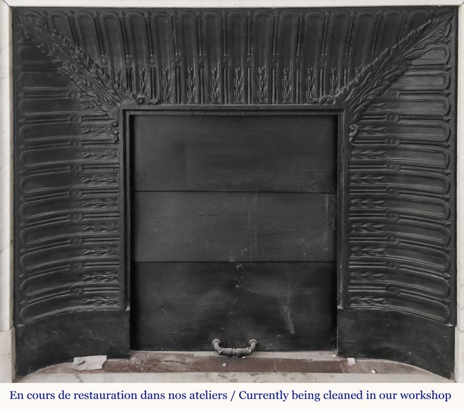 Curved Louis XVI style fireplace with beaded decoration, in semi-statuary marble. Curved Louis XVI style fireplace with beaded decoration, in semi-statuary marble.-11