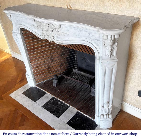 Louis XV style fireplace in Carrara marble, decorated with a shell-5