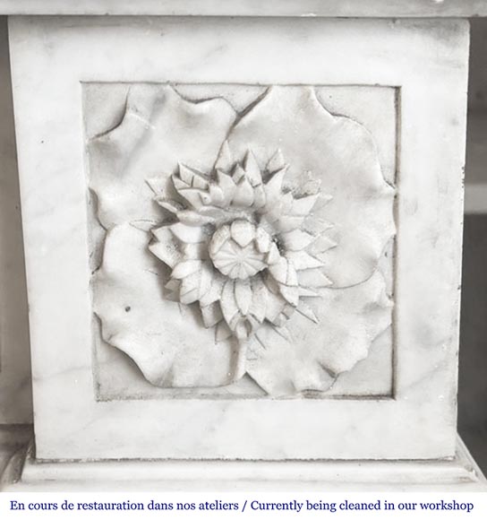Louis XVI style fireplace in Carrara marble, decorated with ribbons and floral rosettes Louis XVI style fireplace in Carrara marble, decorated with ribbons and floral rosettes-5