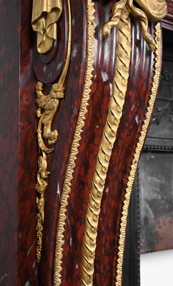 Louis XVI style fireplace in griotte red marble with gilt bronze decoration Louis XVI style fireplace in griotte red marble with gilt bronze decoration-6