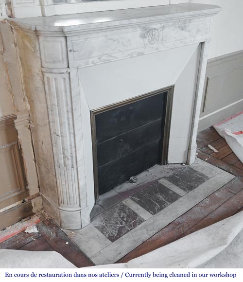 Louis XVI style fireplace in Carrara marble with rounded corners-2