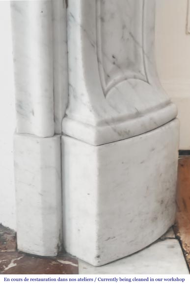 Louis XV style fireplace with shell decoration, in Carrara marble Louis XV style fireplace with shell decoration, in Carrara marble-8