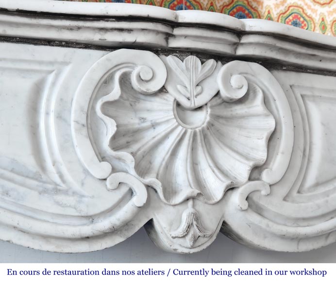 Louis XV style fireplace in Carrara marble, decorated with a shell-2
