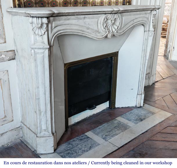 Louis XV style fireplace in Carrara marble, decorated with a shell-3