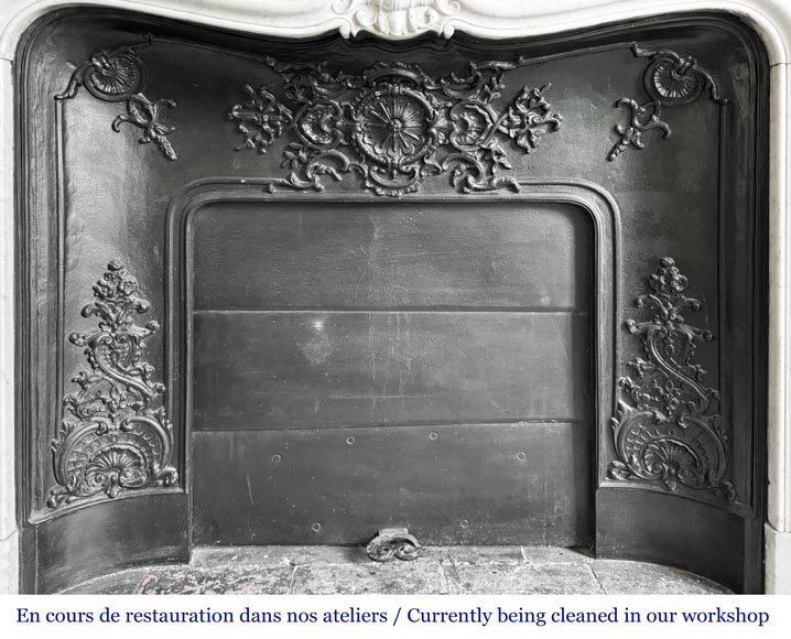 Louis XV style fireplace in Carrara marble, decorated with a palmette Louis XV style fireplace in Carrara marble, decorated with a palmette-10