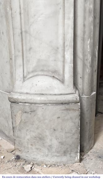 Louis XV style fireplace in Carrara marble decorated with a shell-4