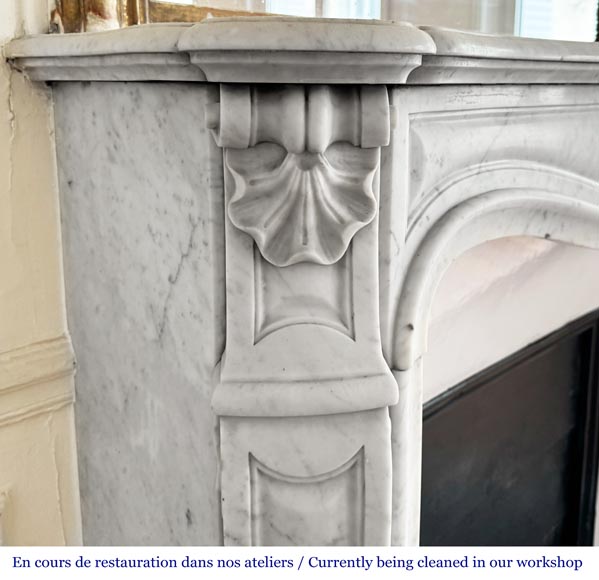 Louis XV style fireplace in Carrara marble, decorated with a shell Louis XV style fireplace in Carrara marble, decorated with a shell-4
