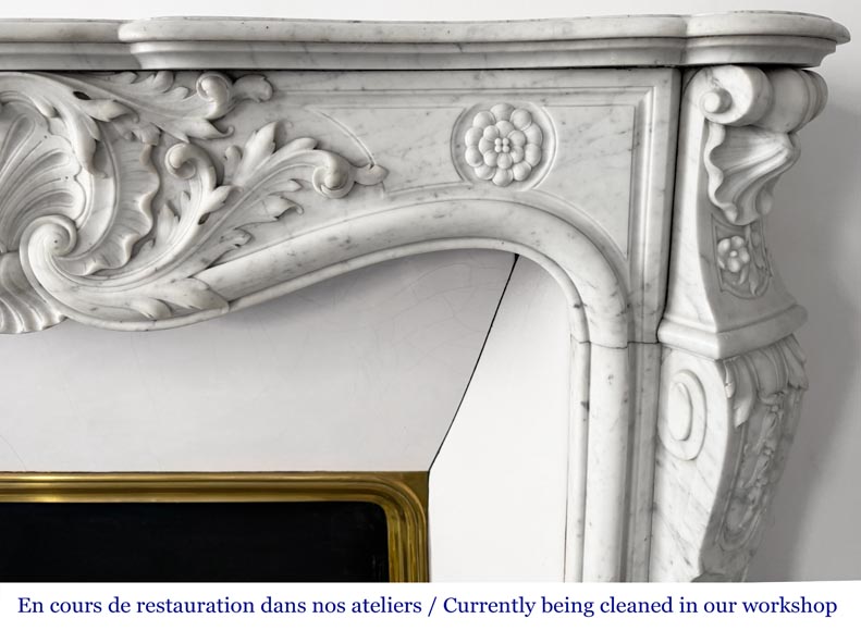 Louis XV style fireplace adorned with a large shell Louis XV style fireplace adorned with a large shell-9
