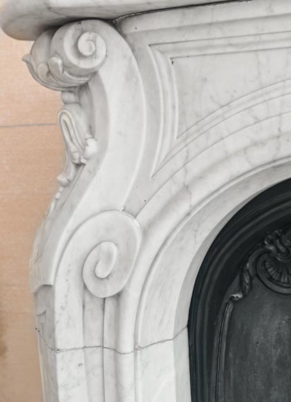 Louis XV style fireplace decorated with a palmette, in Carrara marble Louis XV style fireplace decorated with a palmette, in Carrara marble-6
