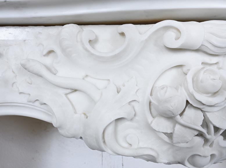 Late 18th-century Venetian fireplace in statuary marble, featuring animal ornamentation Late 18th-century Venetian fireplace in statuary marble, featuring animal ornamentation-3