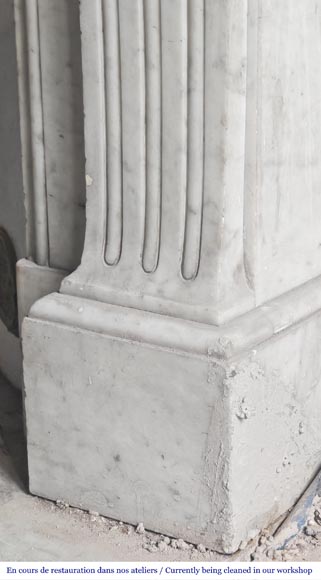 Restoration-period Carrara marble fireplace with water-leaf ornamentation Restoration-period Carrara marble fireplace with water-leaf ornamentation-8