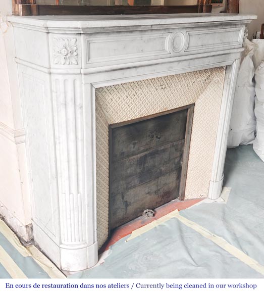Louis XVI style Carrara marble fireplace with rounded corners Louis XVI style Carrara marble fireplace with rounded corners-2