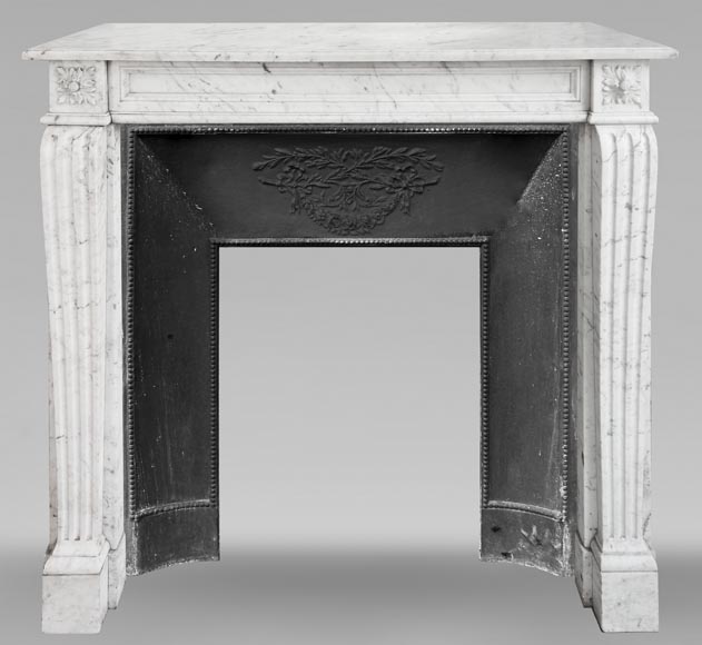 Louis XVI-style fireplace with a rosette motif, in veined Carrara marble Louis XVI-style fireplace with a rosette motif, in veined Carrara marble-0