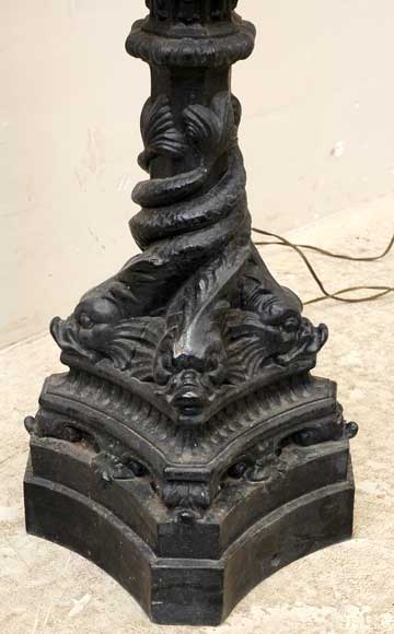 Cast iron lampost-4