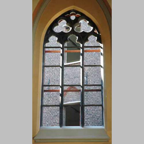 Neo-gothic stone window frame from Soignies 
