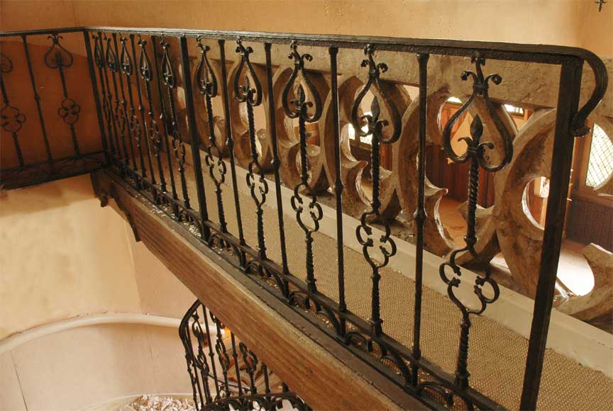 Iron Gothic style banister -1